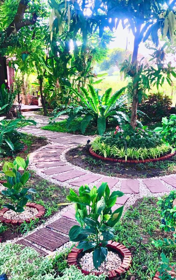 Baan Lhang Wangh บ้านหลังวัง Phitsanulok Eksteriør bilde